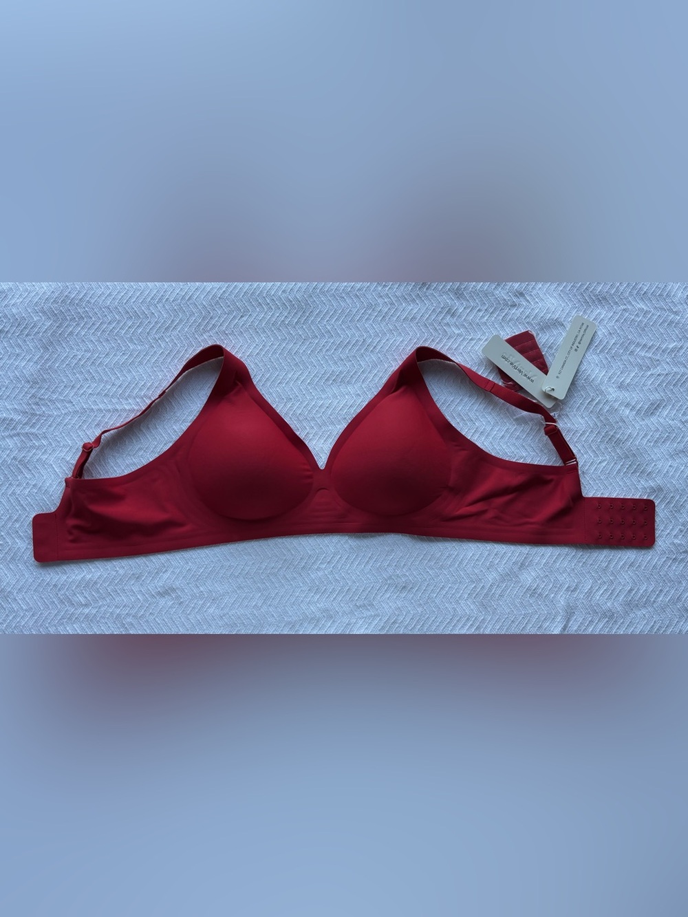 NWT Vertvie Wireless Seamless Bra Size S-Plus Red